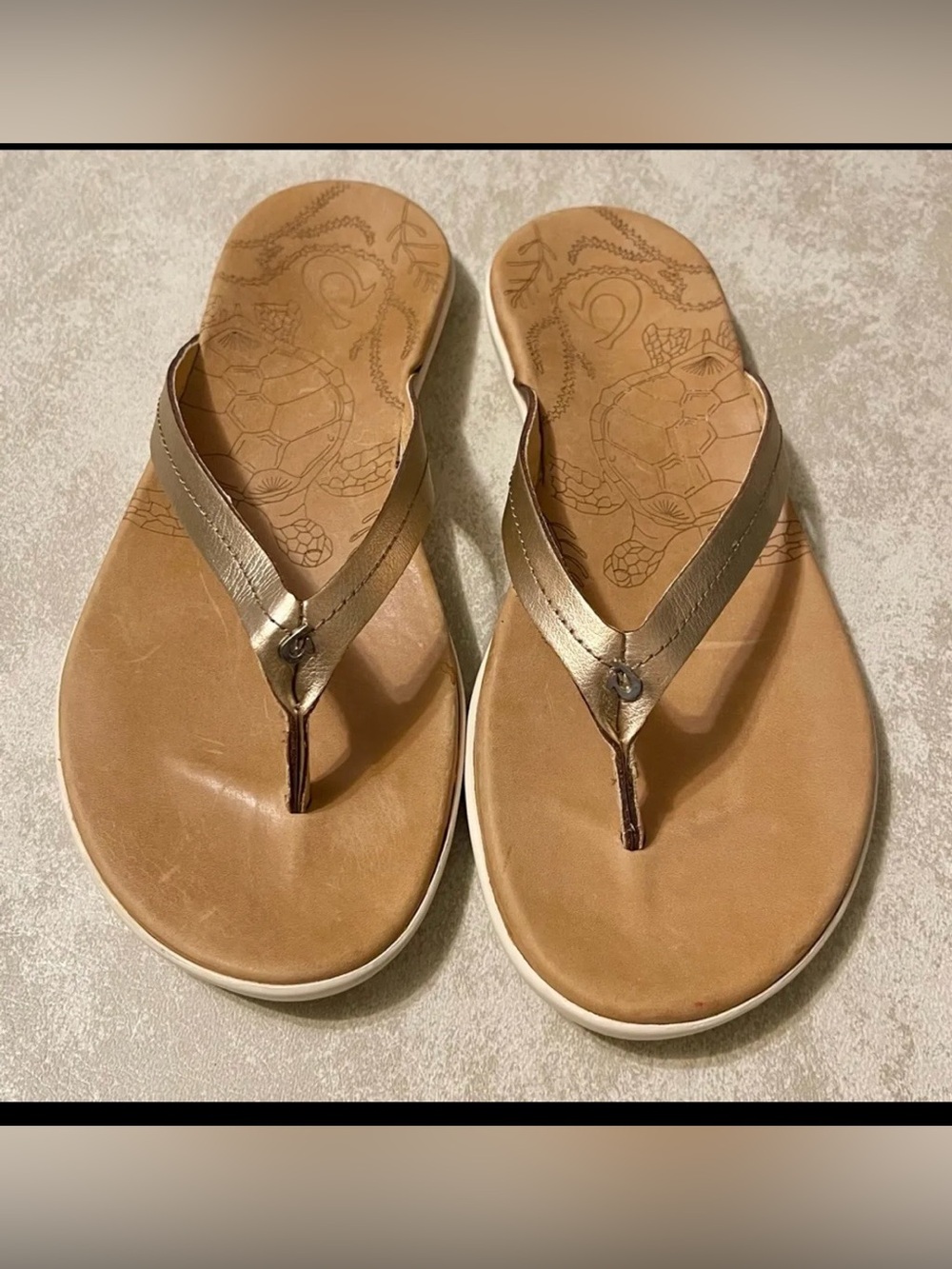 Olukai Honu Womens
US 8W elegant Bronze
Leather Thong
Sandals